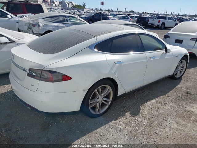 2014 TESLA MODEL S 5YJSA1H19EFP56296 Photo 3