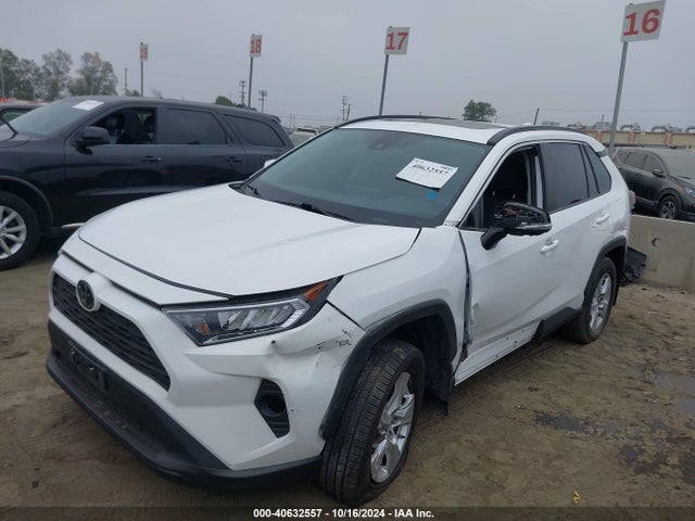 Toyota Rav4 Xle 2019 2T3W1RFVXKW001864 Image 2