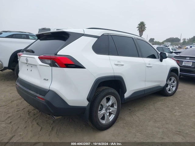 Toyota Rav4 Xle 2019 2T3W1RFVXKW001864 Image 4