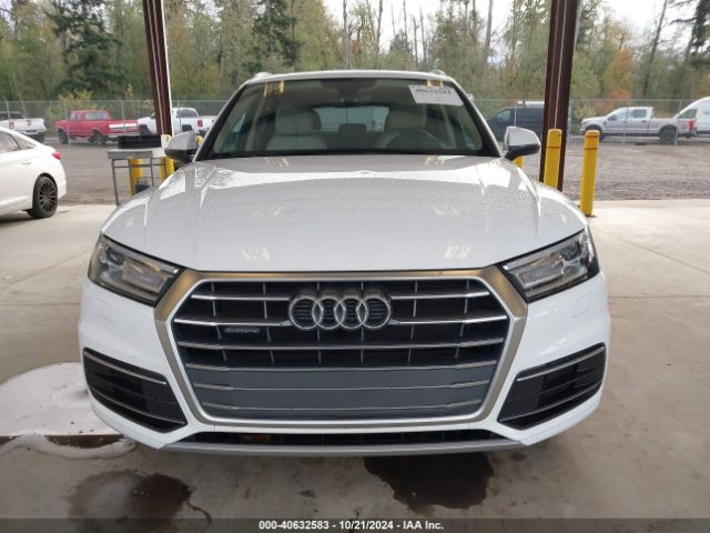 WA1ANAFY2J2205313 Audi Q5 2.0t Premium/2.0t Tech Premium