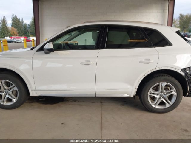 WA1ANAFY2J2205313 Audi Q5 2.0t Premium/2.0t Tech Premium