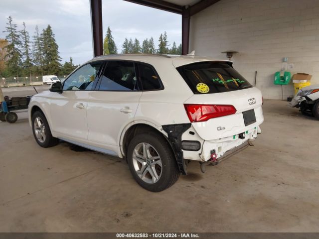 WA1ANAFY2J2205313 Audi Q5 2.0t Premium/2.0t Tech Premium