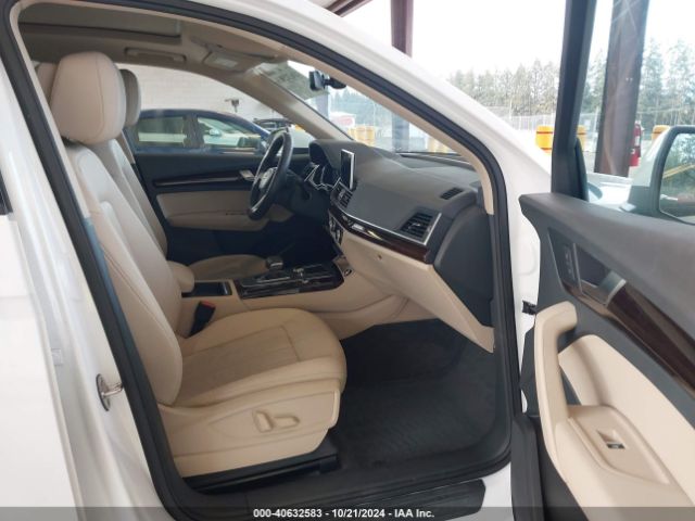 WA1ANAFY2J2205313 Audi Q5 2.0t Premium/2.0t Tech Premium