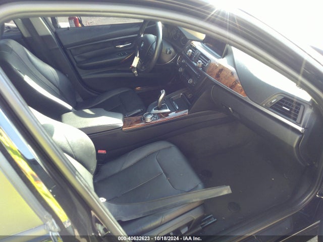 BMW 320i Xdrive 2014 WBA3C3G52ENR25698 Image 5
