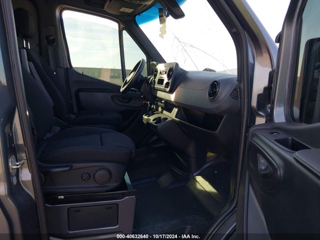 W1Y4DBHY3MT065470 Mercedes-Benz Sprinter 2500 Standard Roof I4 Diesel