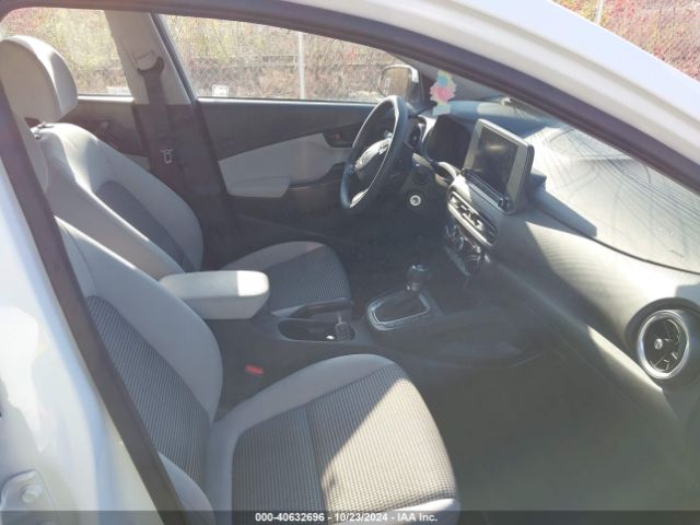 KM8K2CAB8NU776005 Hyundai Kona Se