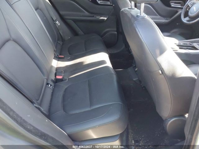 SADCJ2FX0KA360915 Jaguar F-pace 25t Premium