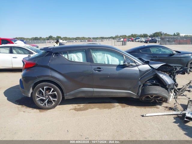 Toyota C-HR XLE 2018 NMTKHMBX9JR052226 Image 13