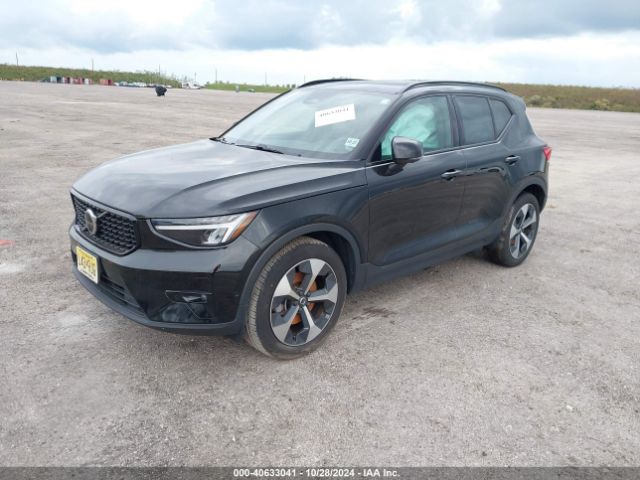 YV4L12UW0P2948592 Volvo Xc40 B5 Plus Dark Theme