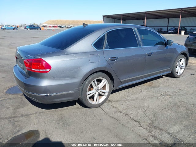 1VWCT7A30EC020435 Volkswagen Passat 1.8t Sel Premium