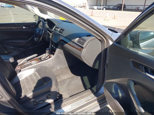 1VWCT7A30EC020435 Volkswagen Passat 1.8t Sel Premium