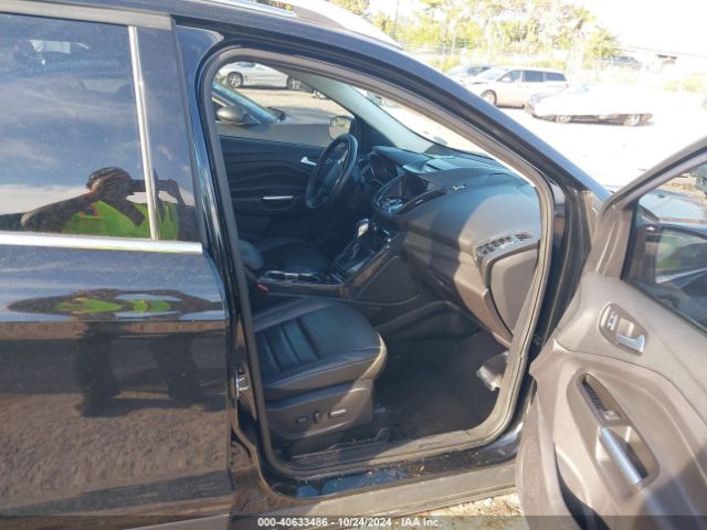 1FMCU9J97GUA77921 Ford Escape Titanium