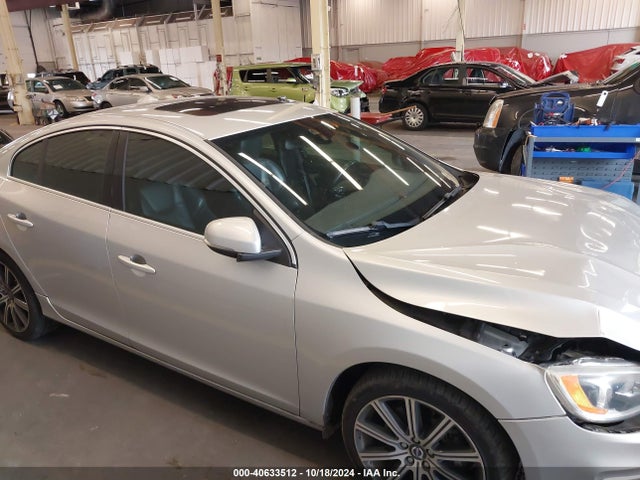 Volvo S60 T6 2015 YV149MFB0F2318330 Image 13