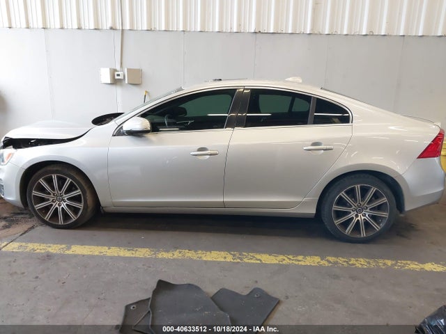 Volvo S60 T6 2015 YV149MFB0F2318330 Image 14