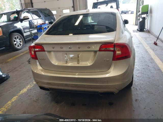 Volvo S60 T6 2015 YV149MFB0F2318330 Image 16