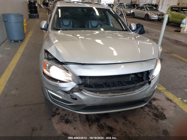 Volvo S60 T6 2015 YV149MFB0F2318330 Image 6