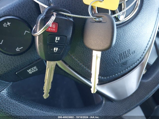 Toyota RAV4 LE 2016 JTMBFREV5GJ096339 Image 11