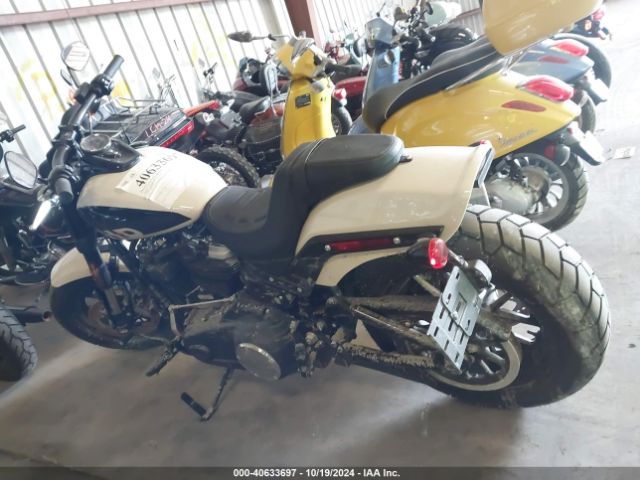 2022 HARLEY-DAVIDSON FXFBS 1HD1YLK10NB038732 Photo 2