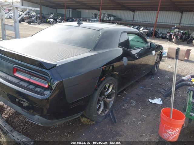 2C3CDZAT9FH704138 Dodge Challenger R/t