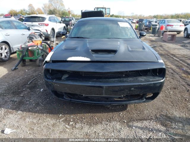 2C3CDZAT9FH704138 Dodge Challenger R/t