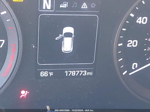 KM8J23A48HU508329 Hyundai TUCSON SE