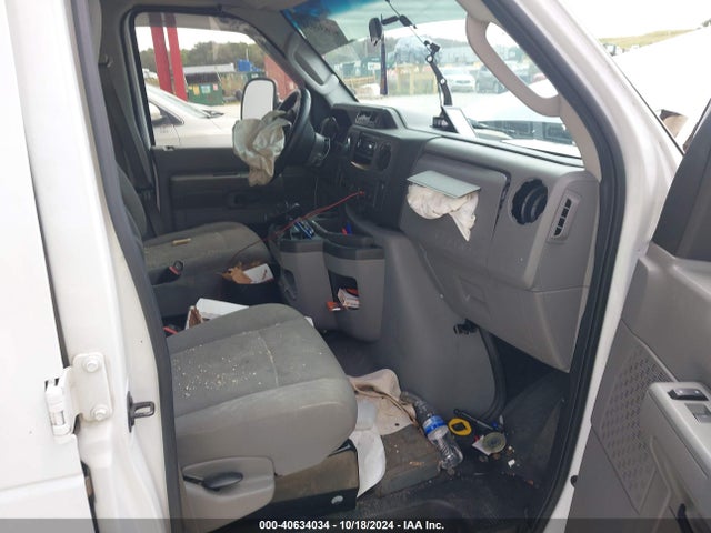 Ford E-250 Commercial 2014 1FTNS2EL7EDA01760 Image 5
