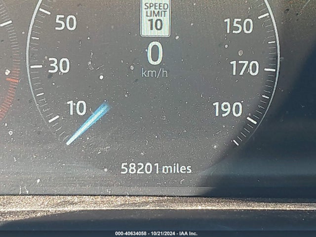Jaguar XJ 2018 SAJXJ2GD2J8W14746 Image 16