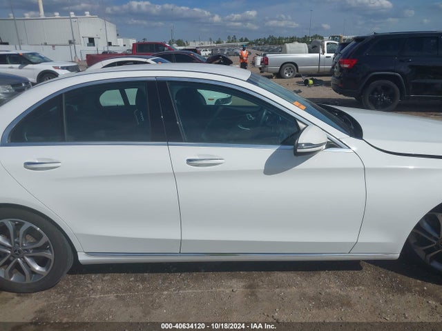 55SWF4JB9HU231846 Mercedes-Benz C 300 Luxury/sport