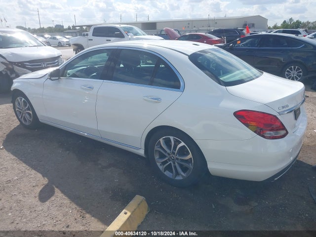 55SWF4JB9HU231846 Mercedes-Benz C 300 Luxury/sport