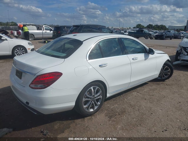 55SWF4JB9HU231846 Mercedes-Benz C 300 Luxury/sport