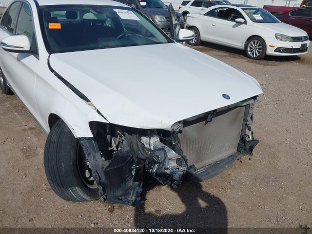 55SWF4JB9HU231846 Mercedes-Benz C 300 Luxury/sport