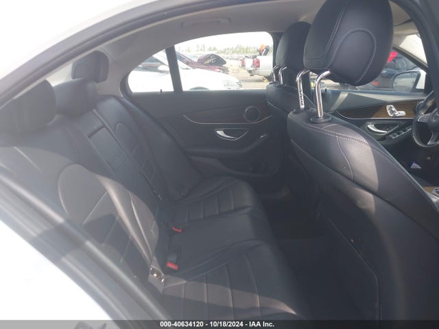 55SWF4JB9HU231846 Mercedes-Benz C 300 Luxury/sport