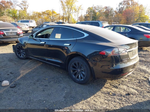 2018 TESLA MODEL S 5YJSA1E29JF249115 Photo 2