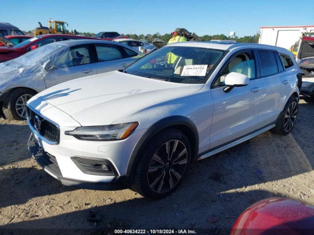 2022 VOLVO V60 CROSS COUNTRY YV4102WK6N1088785 Photo 1