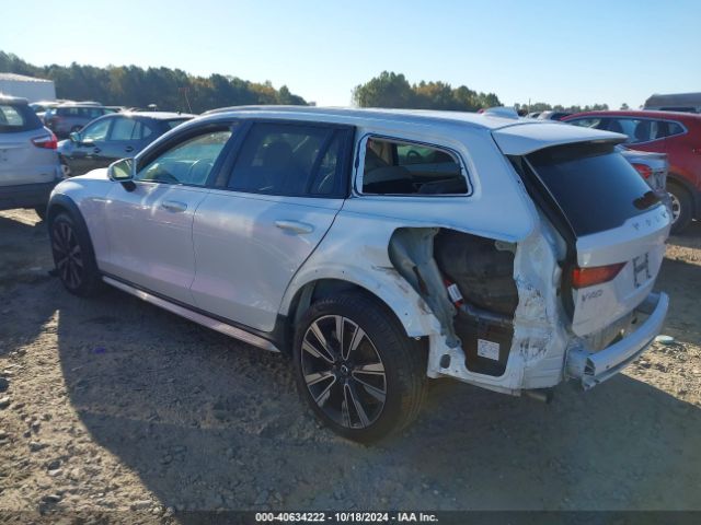 2022 VOLVO V60 CROSS COUNTRY YV4102WK6N1088785 Photo 2