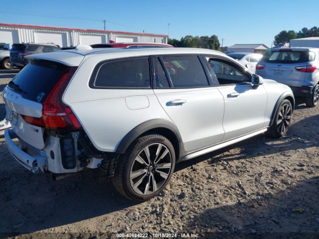 2022 VOLVO V60 CROSS COUNTRY YV4102WK6N1088785 Photo 3