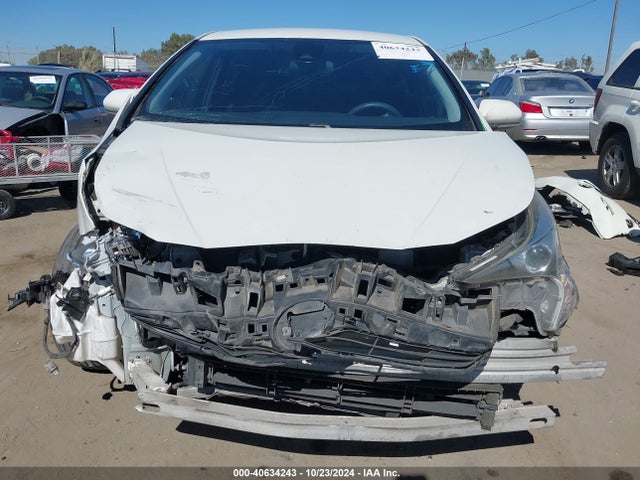 Toyota Prius Two 2017 JTDKBRFU7H3032357 Image 13