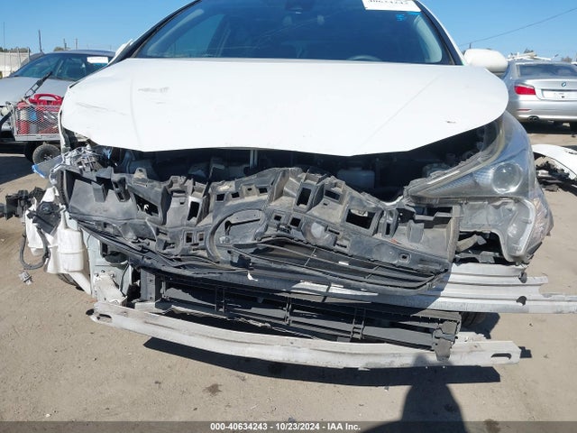 Toyota Prius Two 2017 JTDKBRFU7H3032357 Image 6
