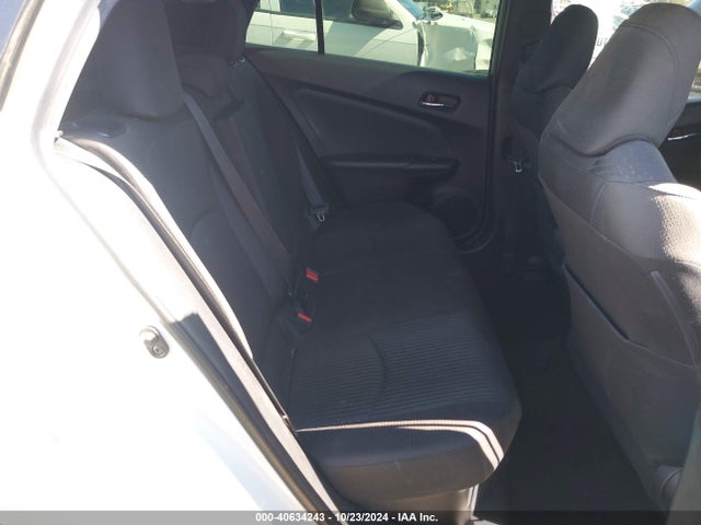 Toyota Prius Two 2017 JTDKBRFU7H3032357 Image 8