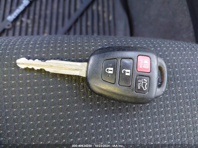 Toyota Rav4 Xle 2017 JTMRFREVXHJ149956 Image 11