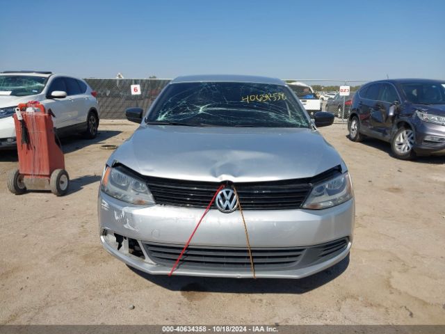 3VW2K7AJ7EM301157 Volkswagen Jetta 2.0l S