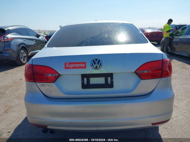 3VW2K7AJ7EM301157 Volkswagen Jetta 2.0l S