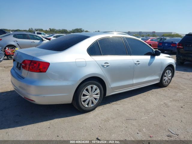 3VW2K7AJ7EM301157 Volkswagen Jetta 2.0l S