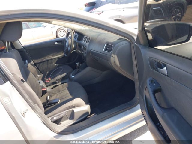 3VW2K7AJ7EM301157 Volkswagen Jetta 2.0l S
