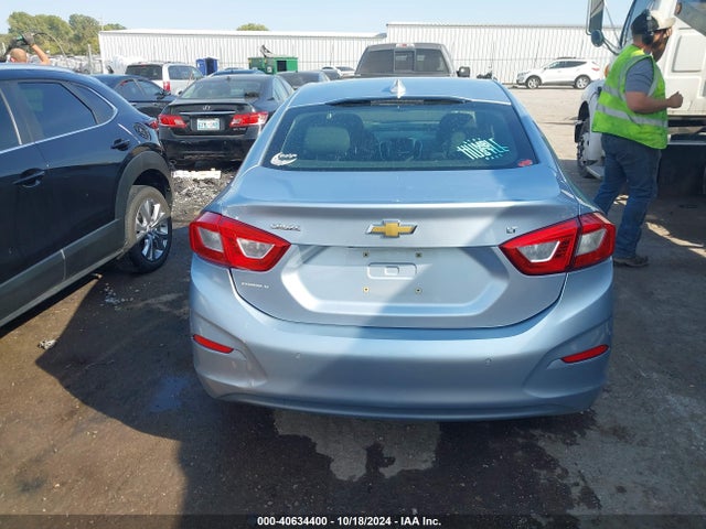 Chevrolet Cruze Lt Auto 2018 1G1BE5SM7J7130902 Image 16