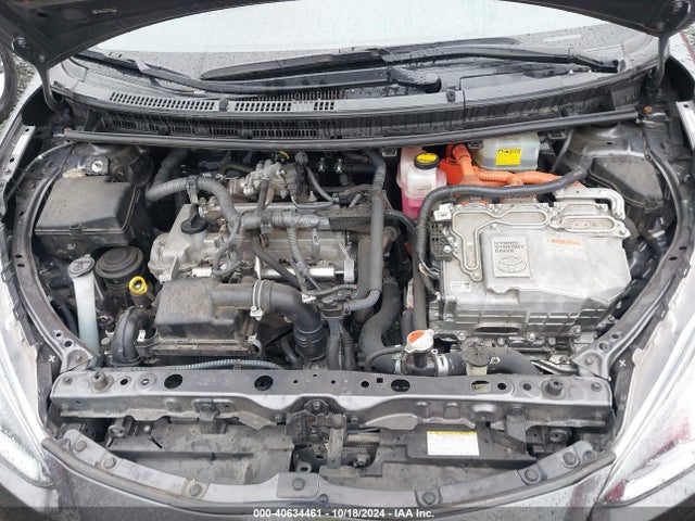 JTDKDTB32F1109469 Toyota Prius C Two