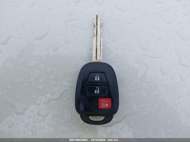 JTDKDTB32F1109469 Toyota Prius C Two