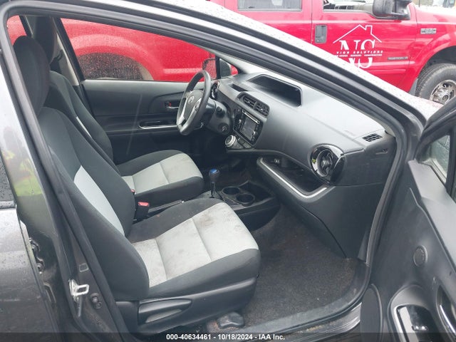JTDKDTB32F1109469 Toyota Prius C Two
