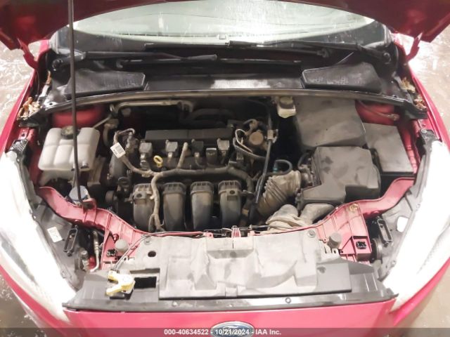 1FADP3K27JL322105 Ford FOCUS SE