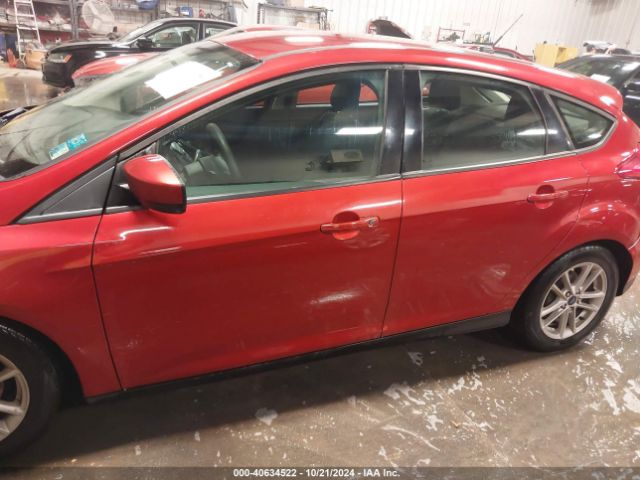 1FADP3K27JL322105 Ford FOCUS SE